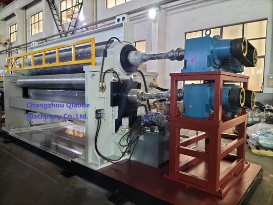 φ560×2920 Nonwoven生地の浮彫りになる機械自動550m/Min